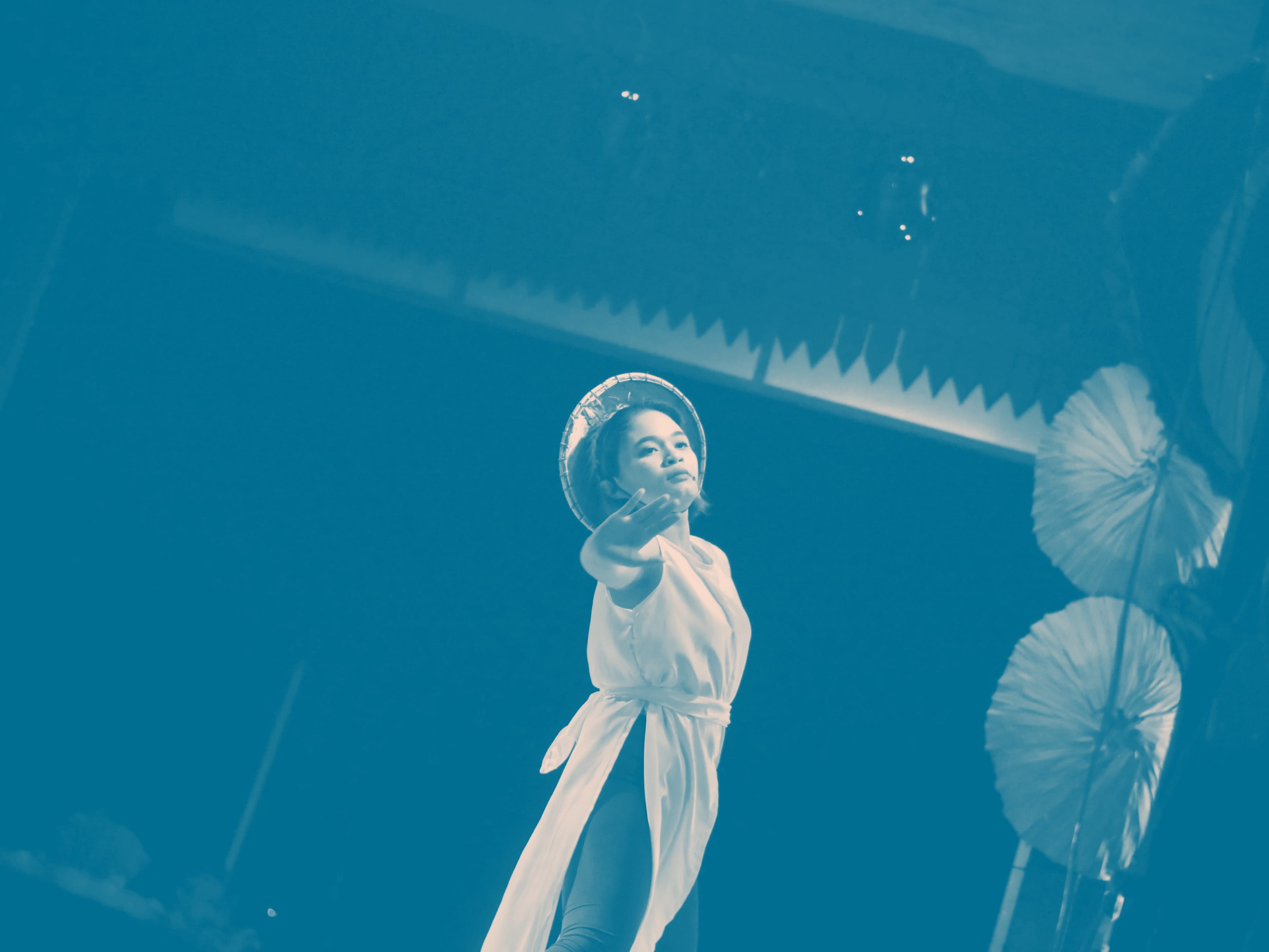 Yeni Wahyuni - Image 1